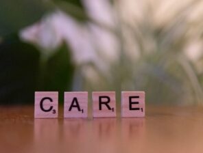 CARE markus-winkler-xBiL0Hpulrk-unsplash